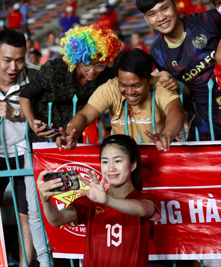 Chùm ảnh nữ hoàng bóng đá Đông Nam Á ăn mừng khi giành vé vào chung kết - 3