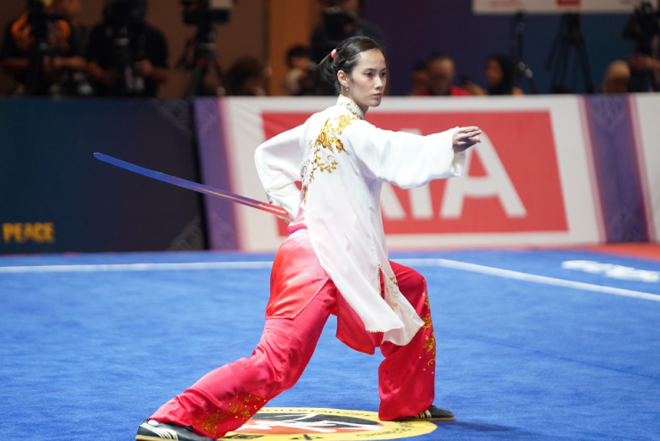 Dàn người đẹp Wushu múa kiếm so tài, “Nữ thần Philippines” lấy HCV - 4