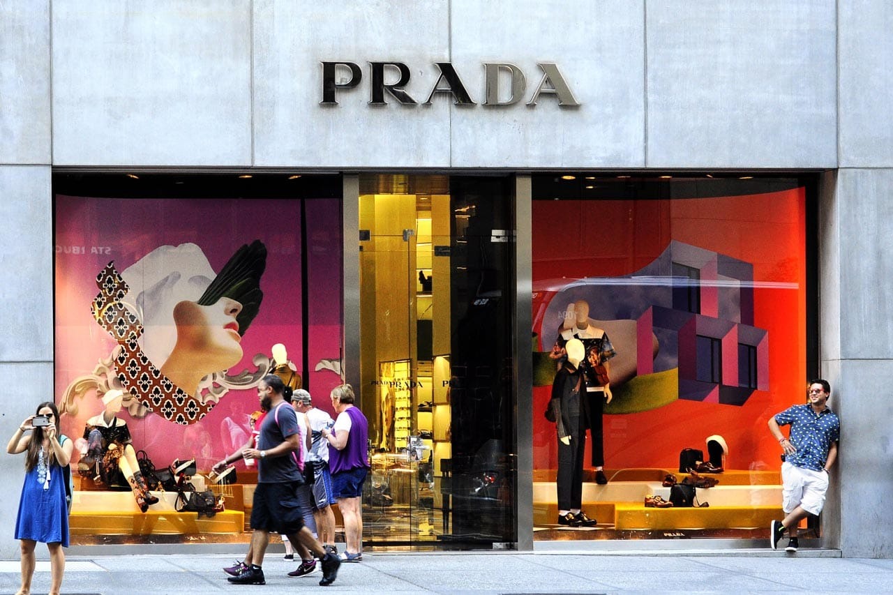 Doanh thu quý 1 của Prada vượt 1 tỷ EUR với mức tăng trưởng 22% - 1