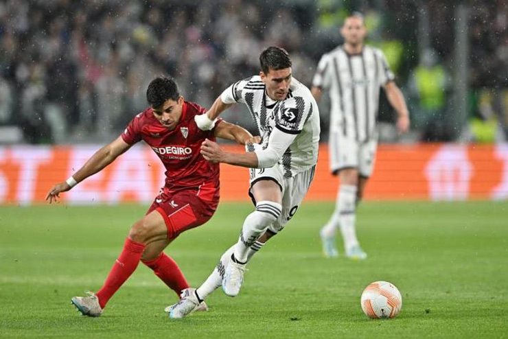 Juventus gặp nhiều khó khăn trên sân nhà khi đón tiếp Sevilla