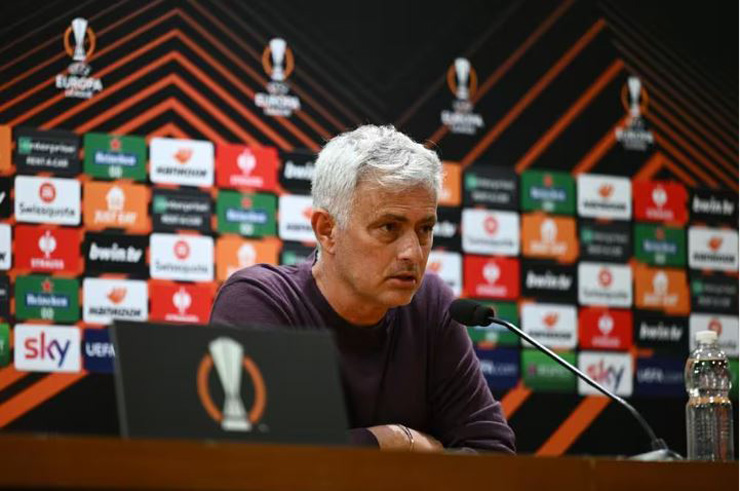 HLV Jose Mourinho khiêm tốn khi không dám nhận công đầu để giúp Bove phát triển vượt bậc