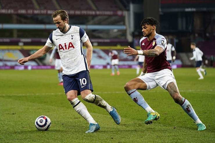 Tottenham đang kết thúc mùa giải trong sự u ám trong khi Aston Villa lạc quan vì có cơ hội dự cúp châu Âu