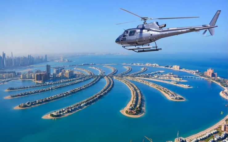 Cách tiêu tiền 'điên rồ' của giới nhà giàu Dubai: Thuê máy bay để đỡ tắc, cây ATM 'nhả ra vàng' - 1