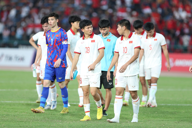 U22 Indonesia ăn mừng như vô địch SEA Games, U22 Việt Nam cay đắng rời sân - 8