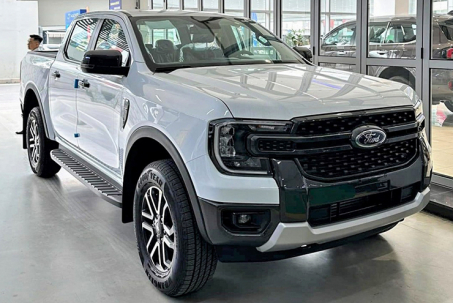 Ford Ranger Sport xuất hiện tại đại lý, giá cạnh tranh