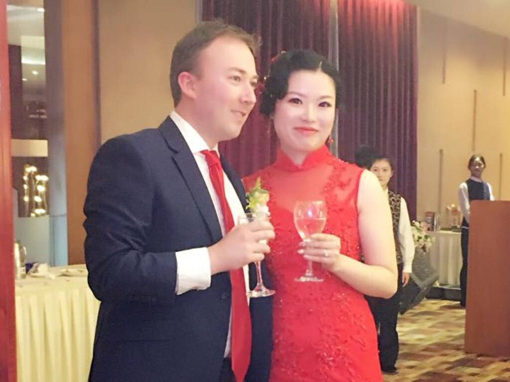 Adam Brown và vợ Chen Cheng.