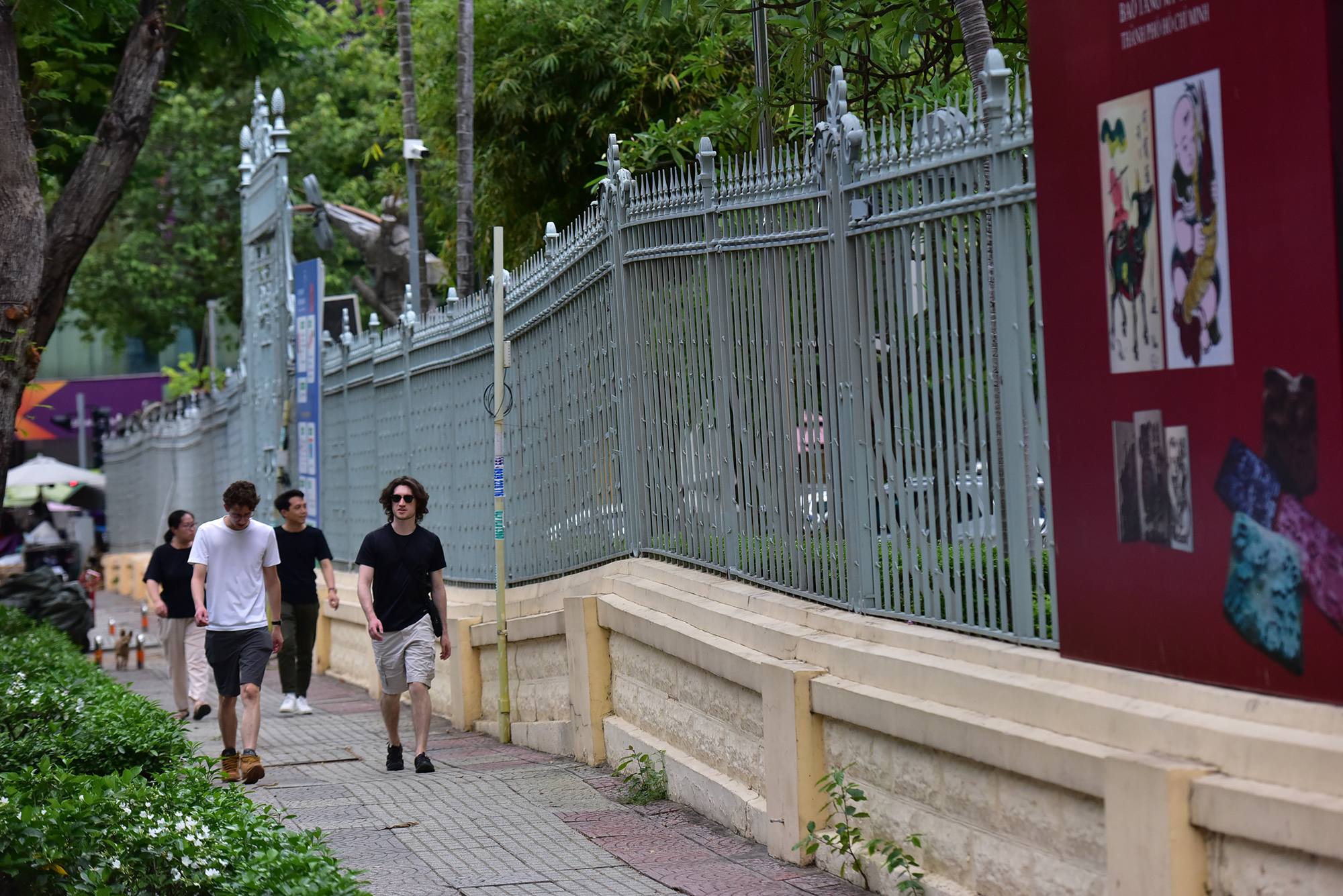 Ngỡ ngàng với kiến trúc dinh thự 99 cửa của đại gia Sài Gòn xưa - 19