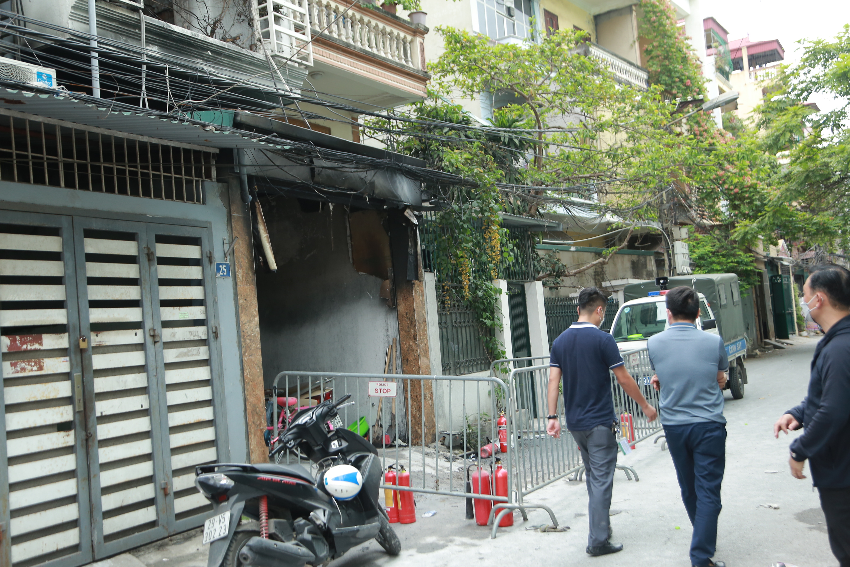 Xót xa hình ảnh chiếc xe đạp màu hồng trong căn nhà cháy khiến 4 bà cháu tử vong ở Hà Nội - 4