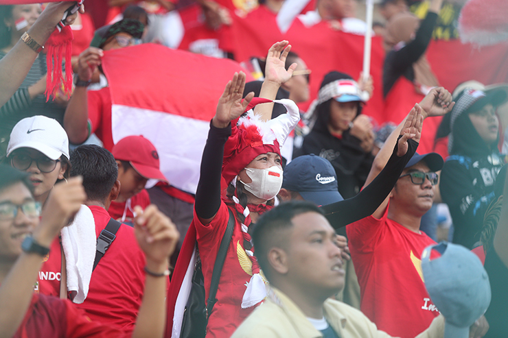 Fan nữ từ vỡ òa, ngây ngất đến lặng người sau trận U22 Việt Nam - U22 Indonesia - 11