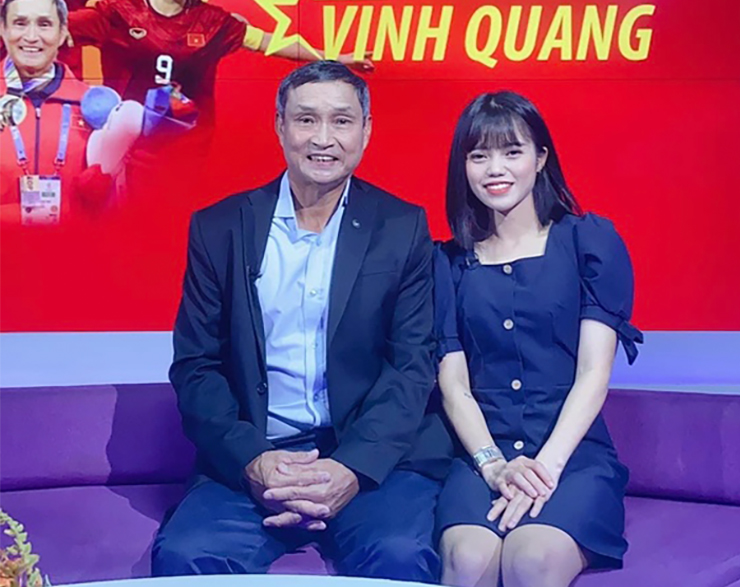 Nàng Wag Việt là cầu thủ bóng đá, thành tích xuất sắc không kém chồng - 9