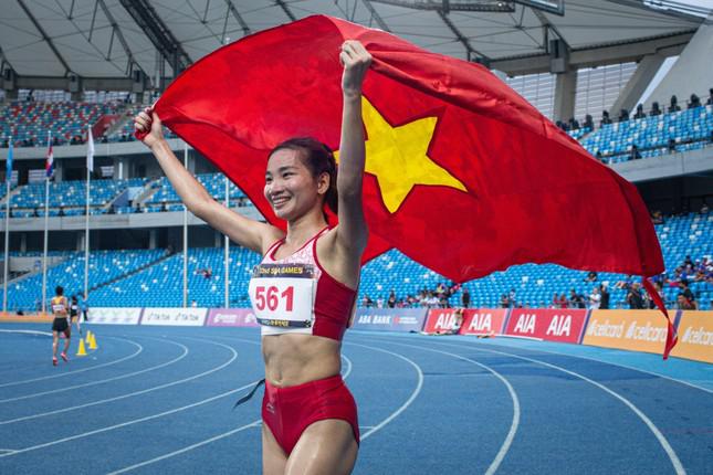 VĐV Indonesia thừa nhận 'sập bẫy' của Nguyễn Thị Oanh trên đường chạy 10.000 mét - 1