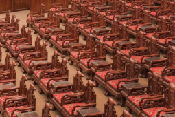Nhà hát hơn 240 tỉ đồng gây tranh cãi bởi hàng ghế gỗ ”bề thế” tốn kém