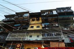 Tin tức trong ngày - Hiểm họa từ những “chuồng cọp” quây kín nhà dân