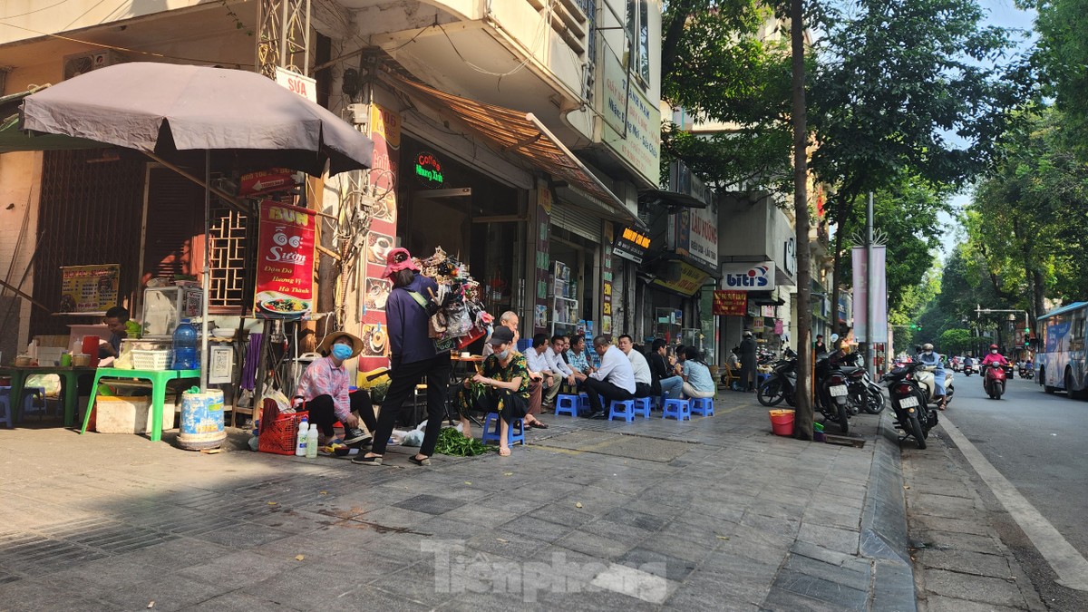 Cận cảnh loạt tuyến phố Hà Nội được đề xuất cho thuê vỉa hè kinh doanh - 5