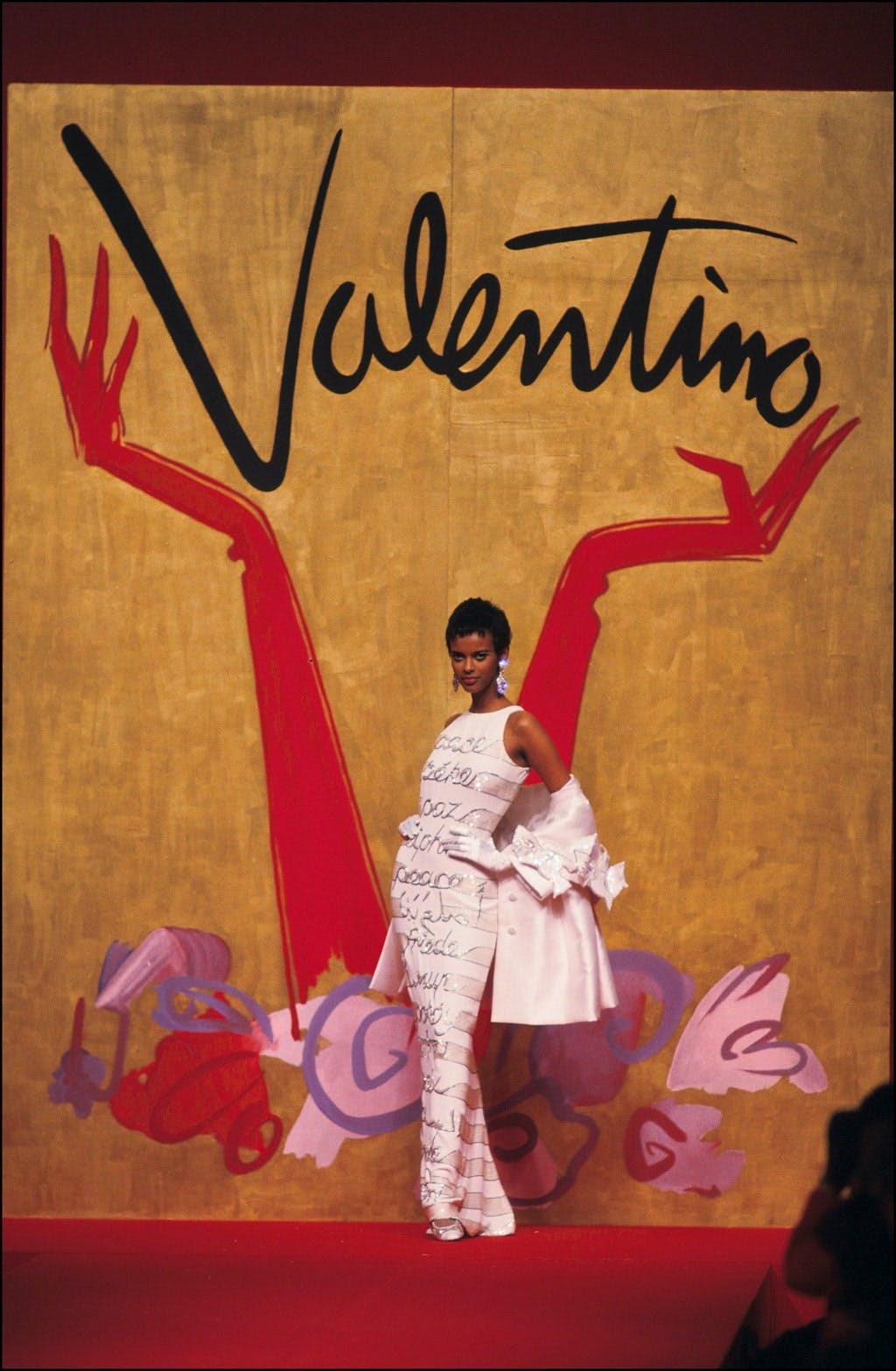 Nét thiết kế đặc trưng quyến rũ mê lòng của Valentino - 2