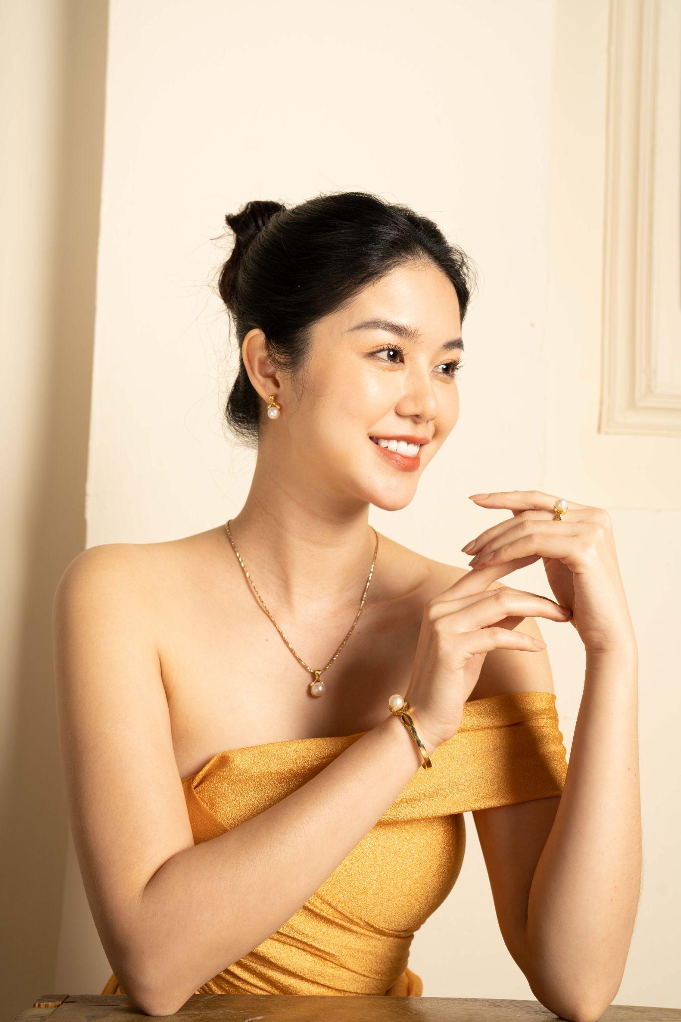 Khách hàng nhận ngay các quà tặng tiện ích khi mua các sản phẩm vàng, trang sức từ Bảo Tín Minh Châu trong dịp sinh nhật