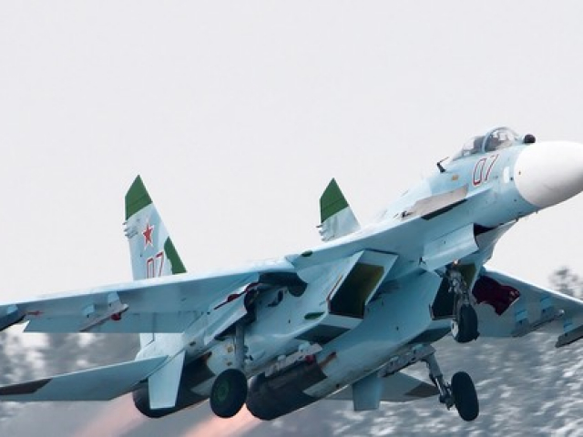 Thế giới - Nga điều tiêm kích ứng phó máy bay Pháp – Đức tiếp cận không phận