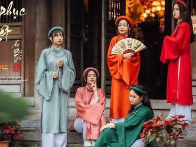 Thị trường - Tiêu dùng - Nhiều nhóm học sinh, sinh viên "mạnh tay" chi gần một trăm triệu đồng cho việc chụp ảnh kỷ yếu