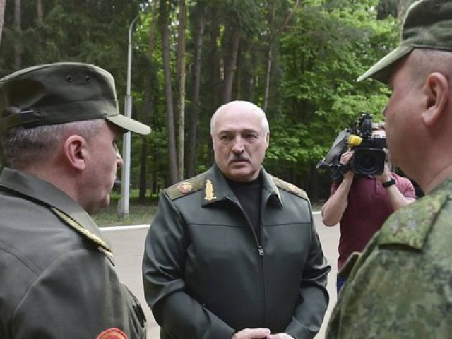 Thế giới - Lực lượng phòng không Belarus đặt trong tình trạng báo động cao sau sự cố rơi máy bay ở Nga