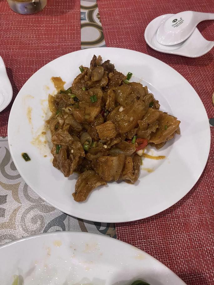 Một khu du lịch ở Hội An bị tố "suất ăn 200.000 đồng chỉ có tô canh với vài miếng thịt" - 4