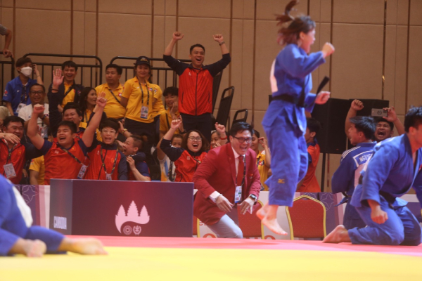 Trực tiếp đoàn Việt Nam SEA Games 32 ngày cuối: Cử tạ, judo giành HCV nghẹt thở - 4
