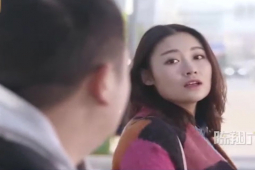 Clip hài hước - Hiện thực phũ phàng khi chàng trai trúng "tiếng sét ái tình" ở bến xe buýt