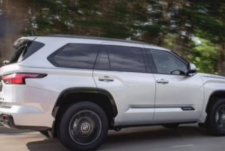 Hé lộ phiên bản điện khí hóa của Toyota Fortuner