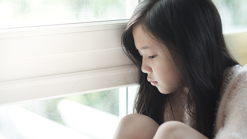 Con gái trầm cảm tới mức muốn tự tử: Hóa ra cha mẹ mắc lỗi này khi dạy con - 1