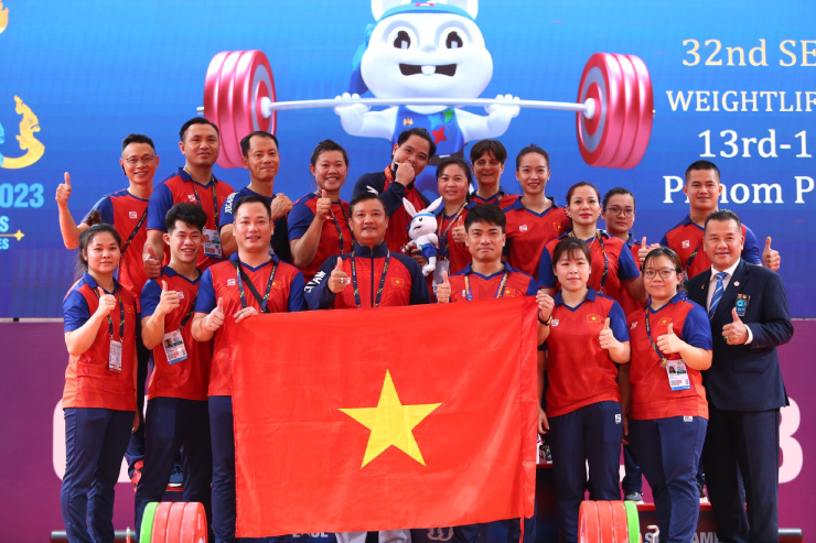 Vang dội lực sĩ Nguyễn Quốc Toàn phá 3 kỷ lục, giành HCV cử tạ SEA Games - 9