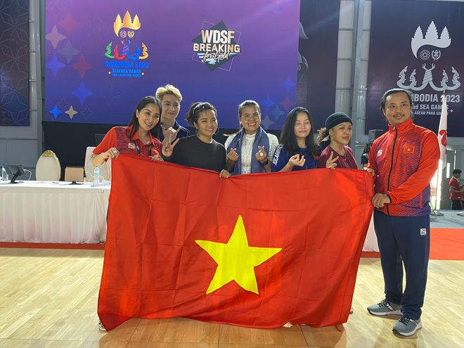 Trực tiếp đoàn Việt Nam SEA Games 32 ngày cuối: Cử tạ phá kỷ lục SEA Games, vật có HCV - 3