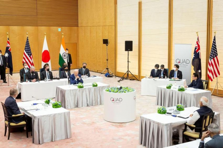 Khung cảnh hội nghị thượng đỉnh "Bộ tứ kim cương" - nhóm Quad, gồm Nhật, Ấn Độ, Mỹ, Úc ở Tokyo (Nhật) hồi tháng 5-2022. Ảnh: REUTERS