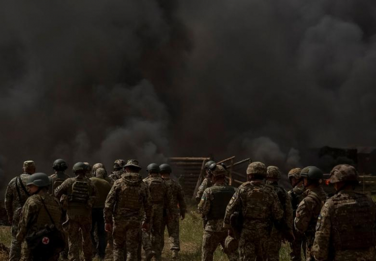Quân Kiev trong một cuộc tập luyện tại vùng Chernihiv (Ukraine) trong ngày 15-5. Ảnh: REUTERS