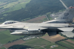 Cựu phi công Mỹ nhận định bất ngờ về năng lực của chiến đấu cơ F-16 nếu dùng ở Ukraine