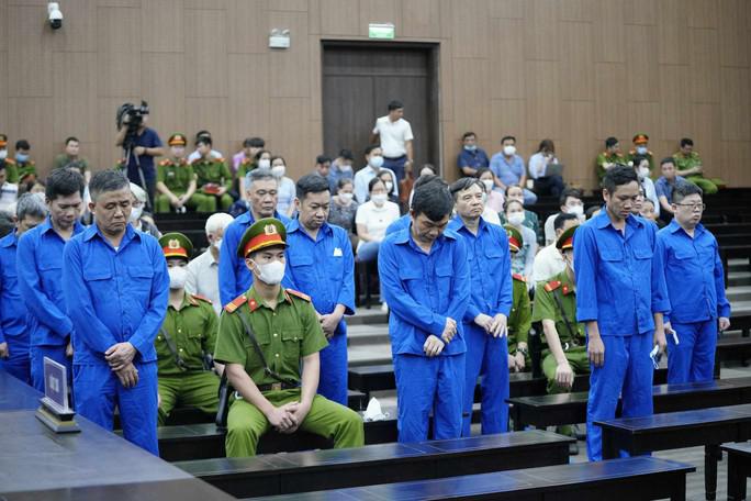 Cựu chủ tịch tỉnh Bình Thuận Nguyễn Ngọc Hai lĩnh án 5 năm tù - 1