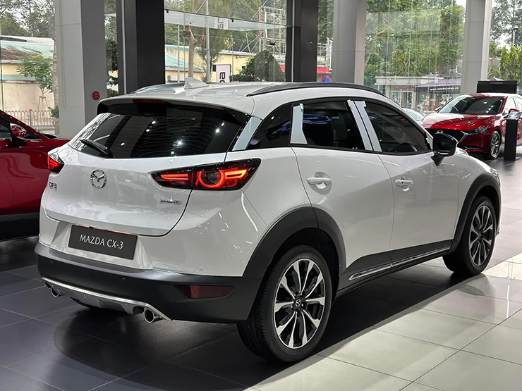 Mazda CX-3 được giảm giá tới 100 triệu đồng, quyết &#34;giành khách&#34; với Hyundai Creta - 5