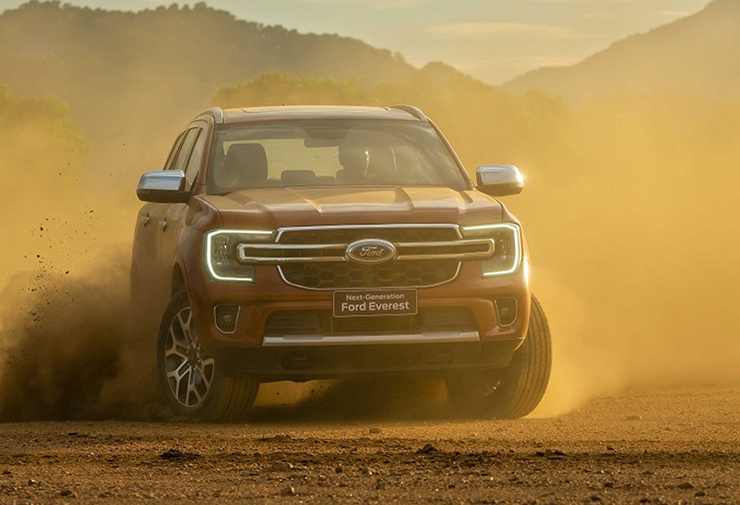 Giá xe Ford Everest niêm yết và lăn bánh tháng 5/2023 - 15