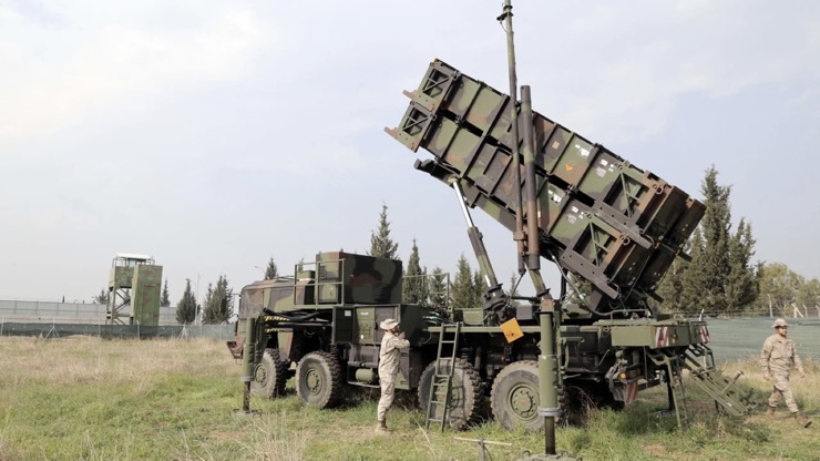 Mỹ nói hệ thống phòng không Patriot ở Kiev bị hư hại sau cuộc tập kích tên lửa của Nga - 1