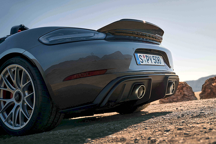 Porsche 718 RS mui trần ra mắt toàn cầu - 4