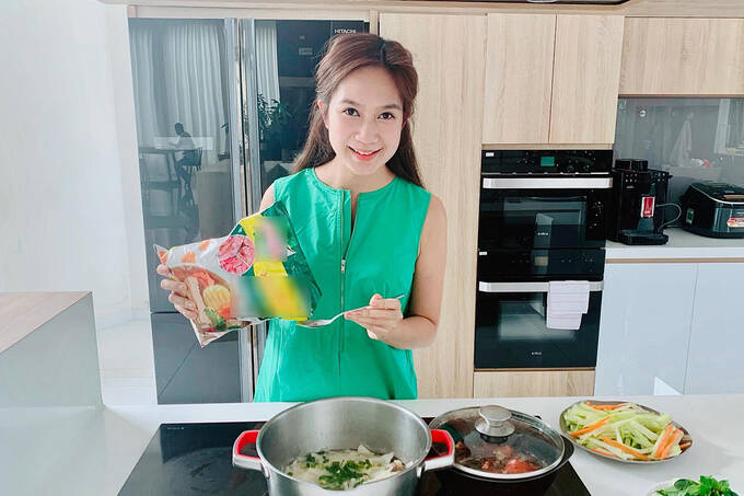 Không gian xanh mướt khiến vợ chồng đạo diễn &#34;Lật mặt 6&#34; quyết rời bỏ ngôi nhà 2 triệu đô ra ngoại thành sinh sống - 10