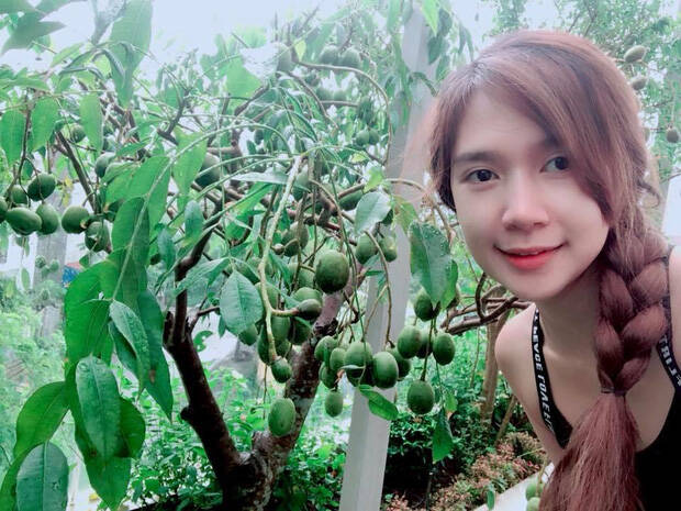 Không gian xanh mướt khiến vợ chồng đạo diễn &#34;Lật mặt 6&#34; quyết rời bỏ ngôi nhà 2 triệu đô ra ngoại thành sinh sống - 16