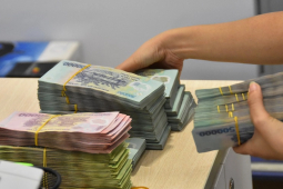 Kinh doanh - Vietcombank, BIDV tham gia cuộc đua, lãi suất tiết kiệm tiếp tục được điều chỉnh mạnh