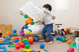 Giáo dục - du học - Cha mẹ cần làm gì khi con có biểu hiện tự ngược đãi bản thân?