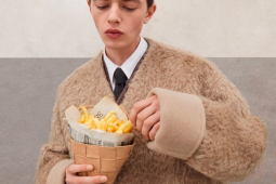 Thời trang - Bottega Veneta tung túi đựng khoai tây chiên hình nón sang chảnh