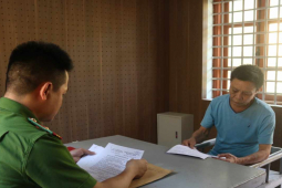 Pháp luật - Khởi tố vụ "ma men" dùng dao đâm trọng thương thiếu tá cảnh sát đang lập biên bản