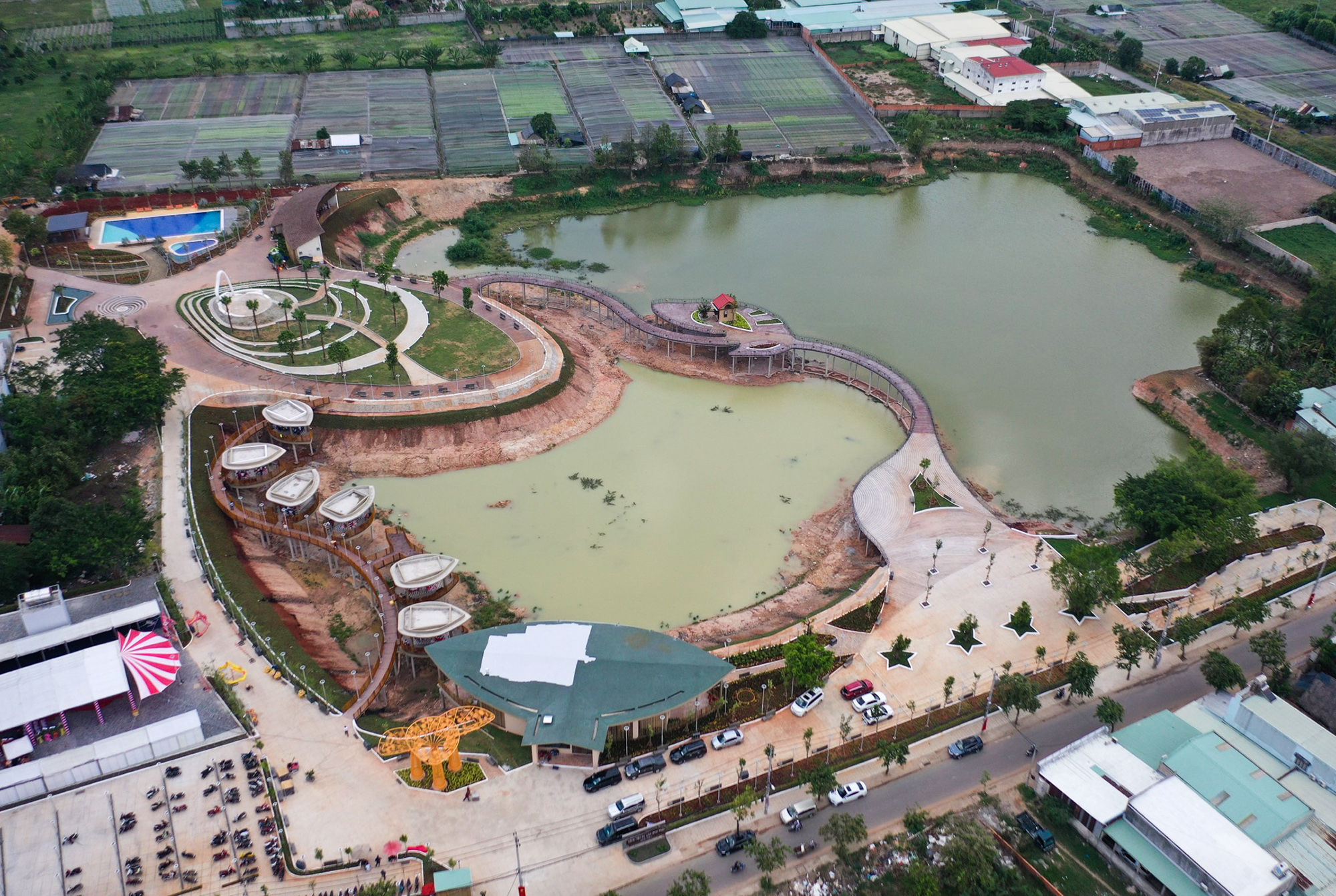 Toàn bộ công trình có tổng diện tích khoảng 6,1ha, tổng mức đầu tư 70 tỷ đồng, được hoàn thành sau 5 tháng thi công.