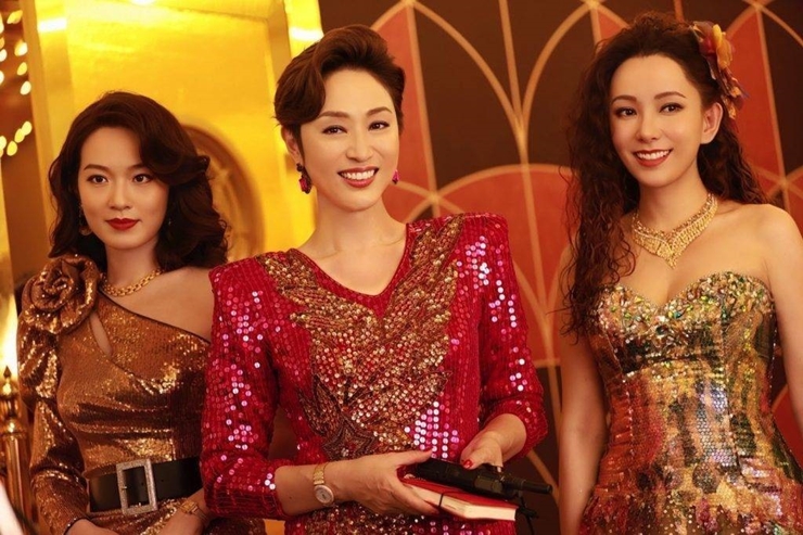 Từ trái qua phải: Thái Khiết, Hoa hậu Trần Pháp Dung và Văn Khải Linh trong phim "Nhất vũ khuynh thành".