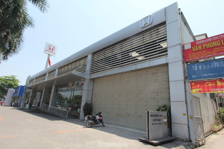 Tháng 7/2020, cơ quan chức năng quận Hoàng Mai xử phạt 80 triệu đồng và ra quyết định đình chỉ đối với showroom và xưởng sửa chữa ô tô thuộc Công ty CP tập đoàn Thái Bình - Chi nhánh ô tô Giải Phóng tại số 09 đường Ngọc Hồi vì vi phạm quy định về PCCC. Tuy nhiên, sau quyết định, cơ sở này vẫn ngang nhiên hoạt động.