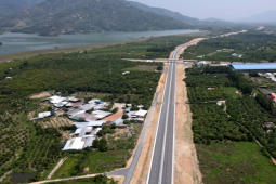 Cận cảnh cao tốc Nha Trang - Cam Lâm ngày đầu thông xe