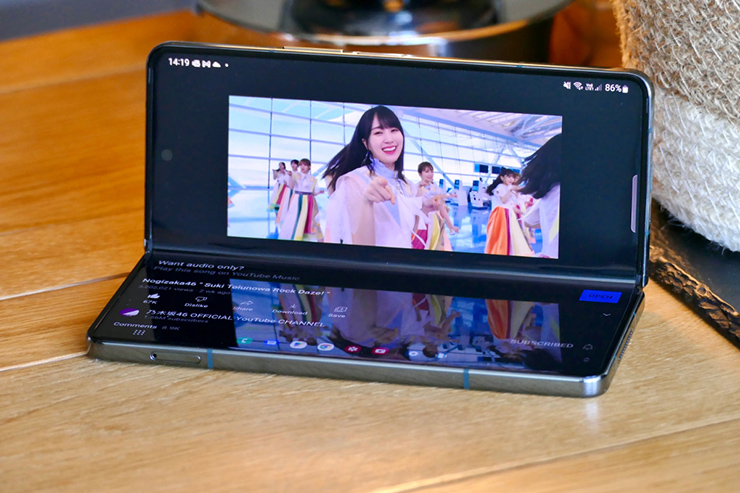 Samsung mất thị phần thê thảm trong phân khúc smartphone màn hình gập - 2