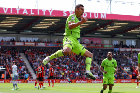 Video bóng đá Bournemouth - MU: Tuyệt phẩm đầu trận, niềm vui nhân đôi (Ngoại hạng Anh)